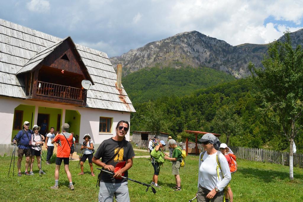 Guesthouse Alpini Lepushe Ngoại thất bức ảnh