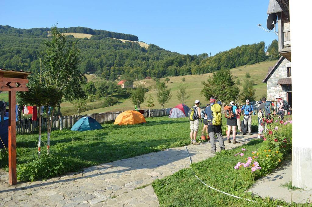 Guesthouse Alpini Lepushe Ngoại thất bức ảnh
