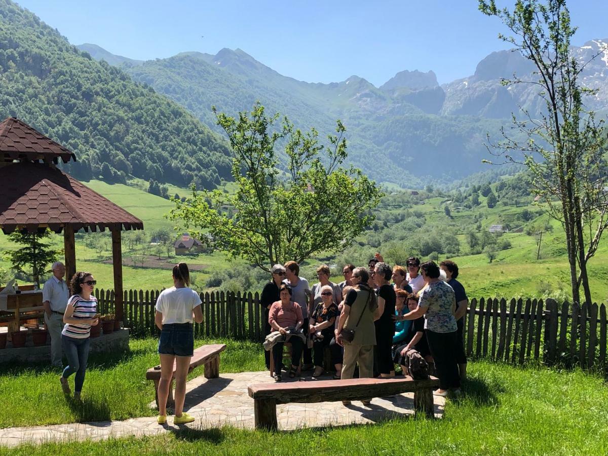 Guesthouse Alpini Lepushe Ngoại thất bức ảnh